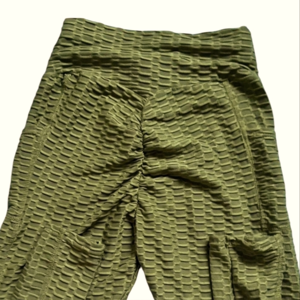 Lyte Army Green Scrunched Butt Capri Leggings Size 2XL